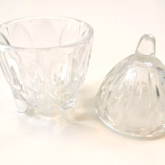 Vintage Clear Pressed Glass Vanity Jar with Lid – Footed Trinket - Picture 3 of 7
